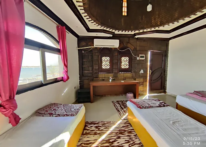 White House Camp Orman Evi